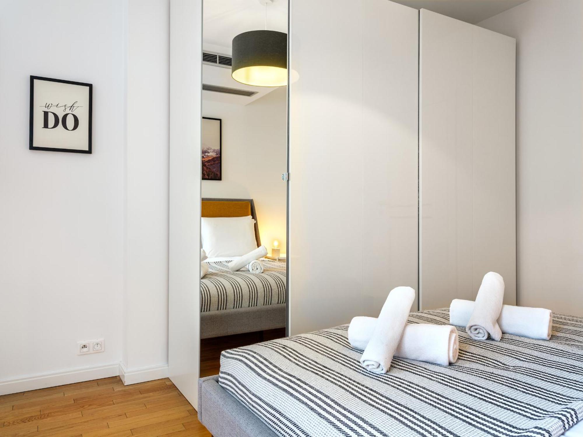 Modern Central Apartment W. Parking By Tyzenhauz Краков Экстерьер фото